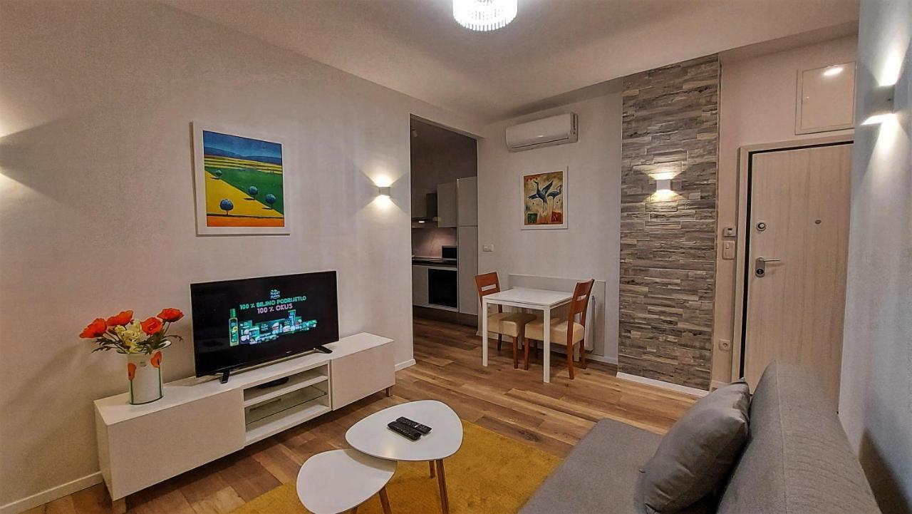 Apartments Square Загреб Экстерьер фото