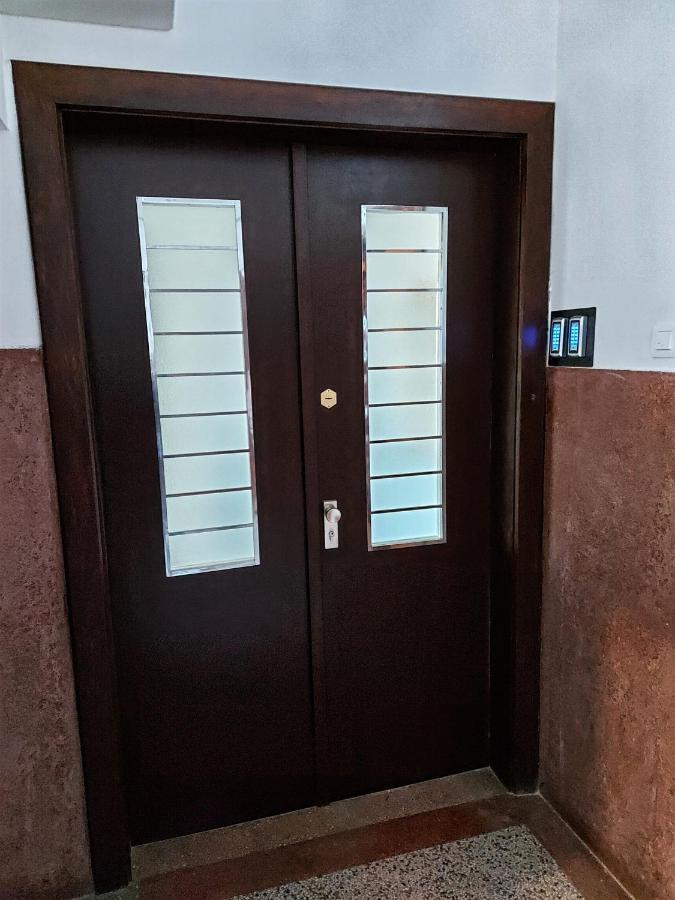 Apartments Square Загреб Экстерьер фото