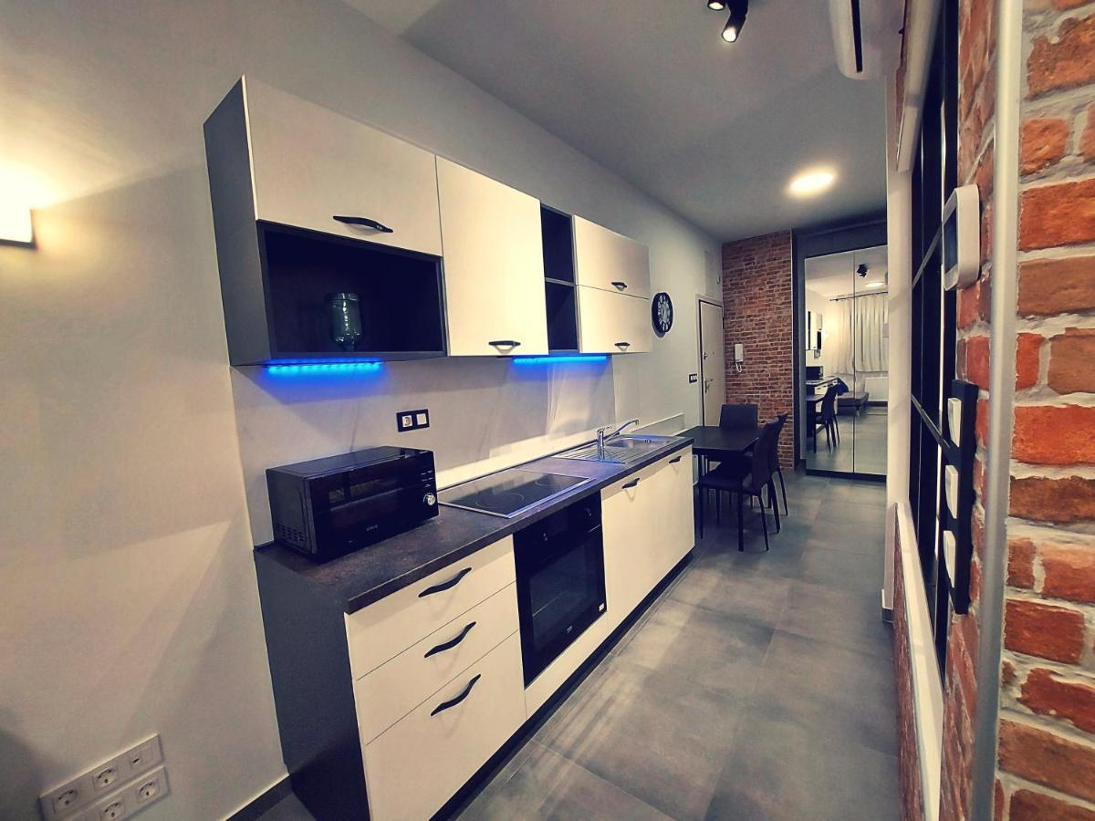 Apartments Square Загреб Экстерьер фото