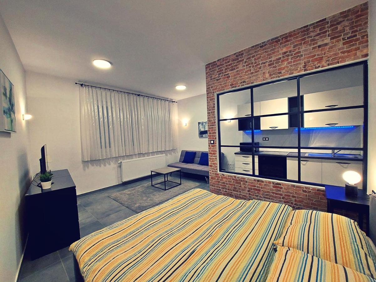 Apartments Square Загреб Экстерьер фото