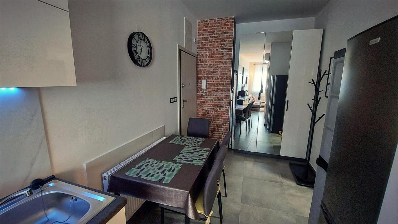 Apartments Square Загреб Экстерьер фото
