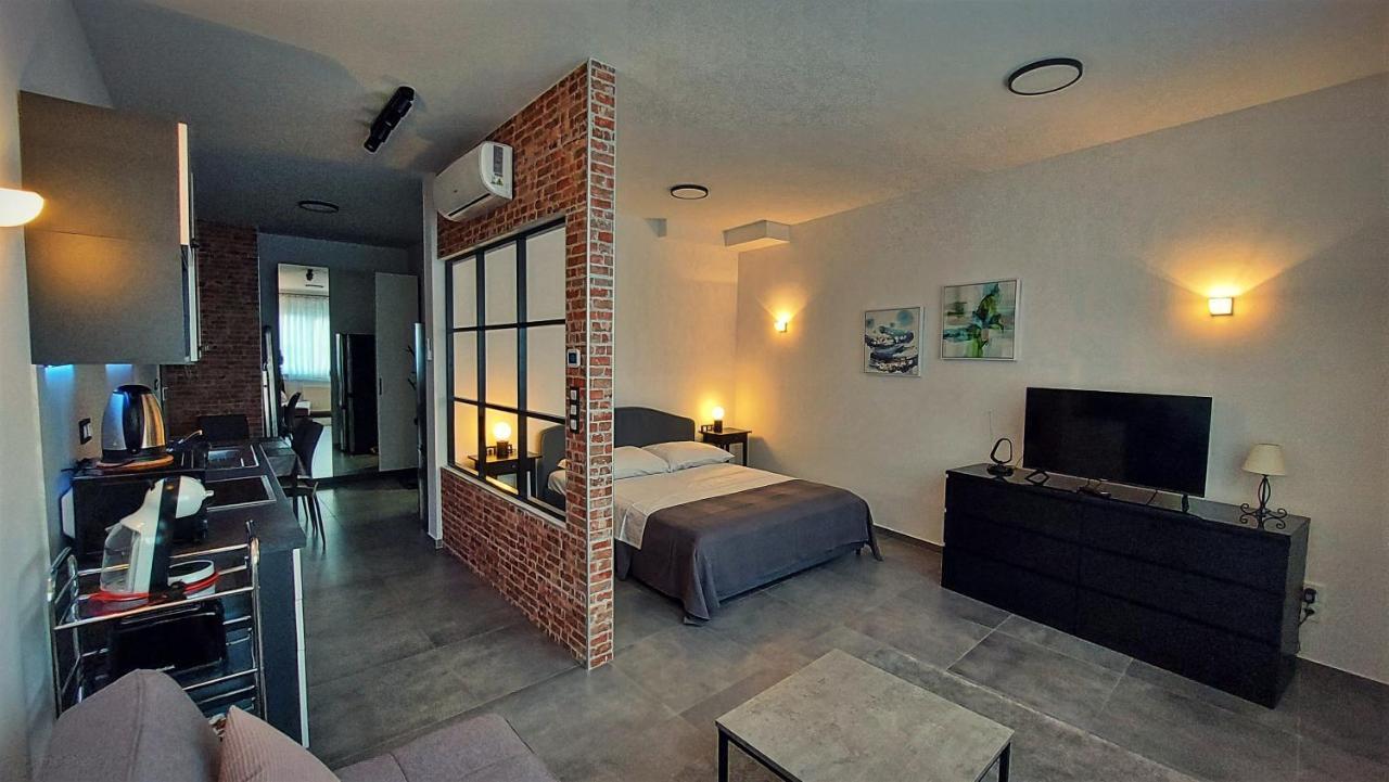 Apartments Square Загреб Экстерьер фото