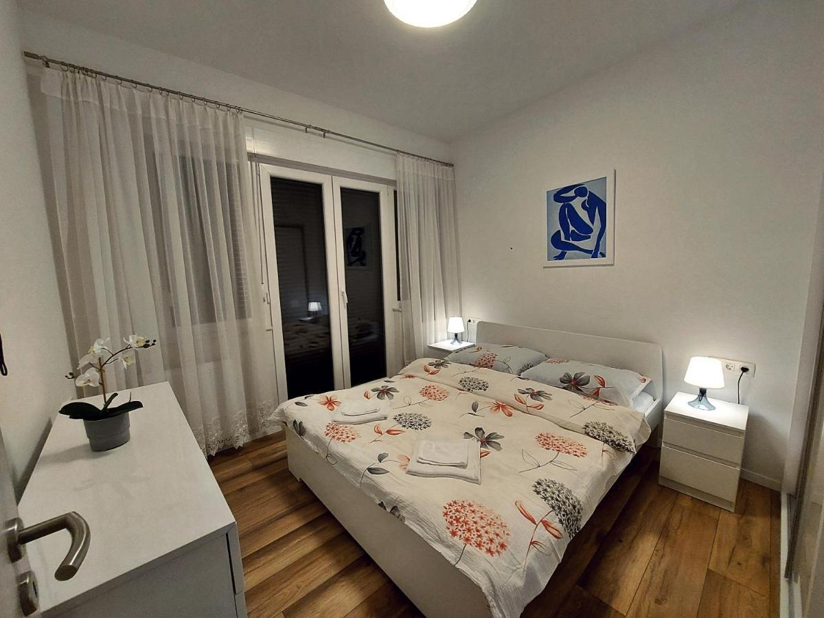 Apartments Square Загреб Экстерьер фото